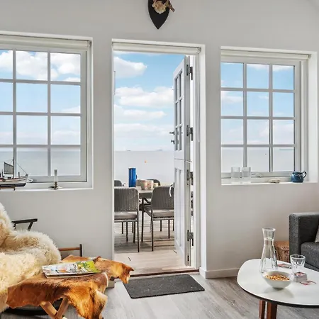 Holiday home Stunning In With House Sea View *