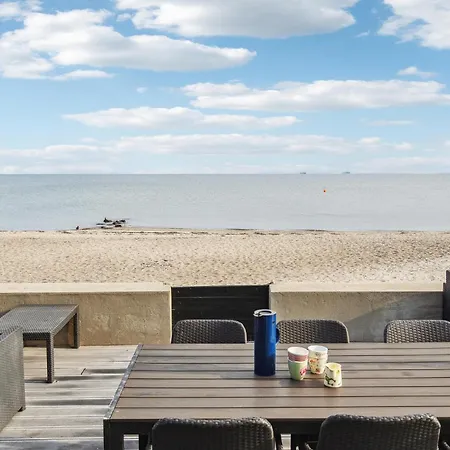 Holiday home Stunning In With House Sea View